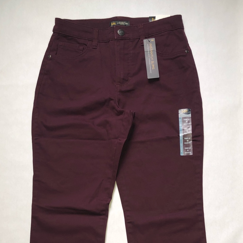 Lee Women’s Pants Size 4/Medium Relaxed Straight Leg High Rise Wine Tasting